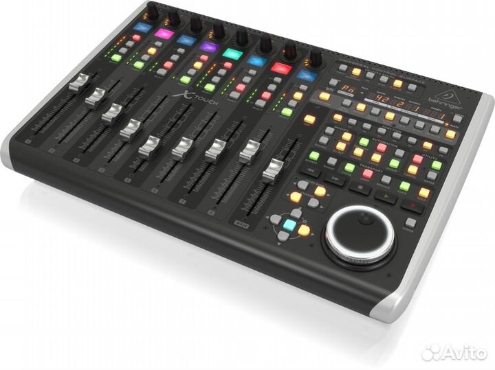 DJ-контроллер Behringer X-touch