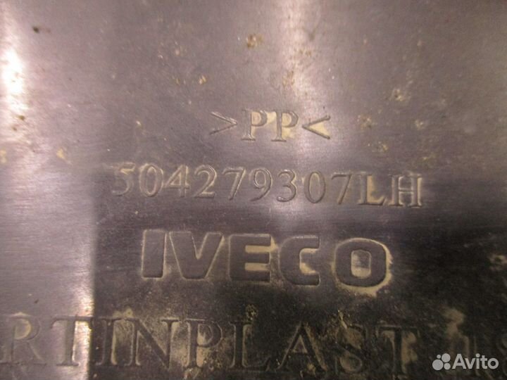 Накладка Iveco 504279307