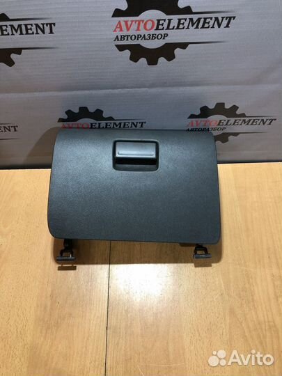 Бардачок Ford Focus