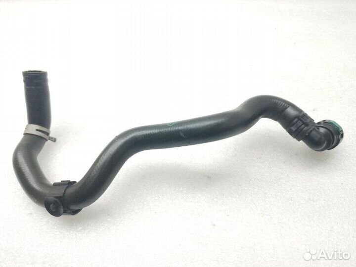 Патрубок системы охлаждения Land Rover Discovery 5