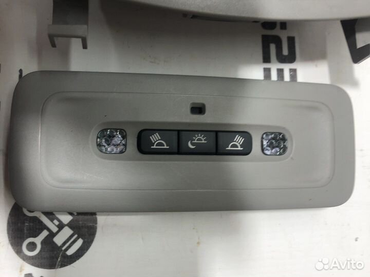 Плафон салонный Toyota Camry V7