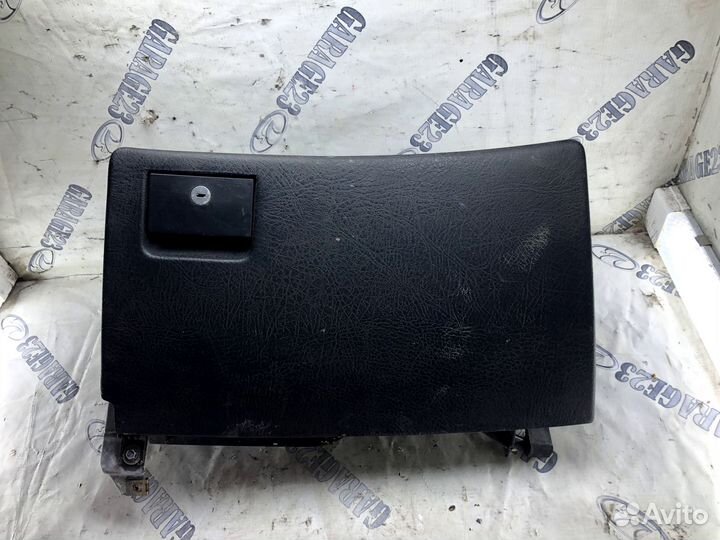 Бардачок Audi 80 B3