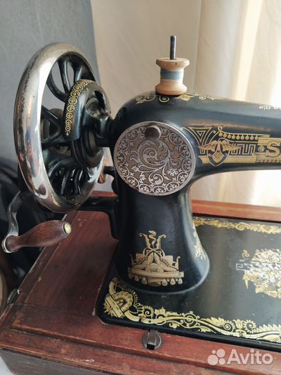 Швейная машинка зингер