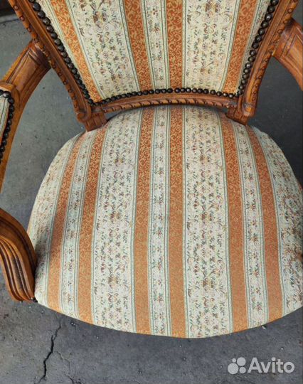 Кресло старинное