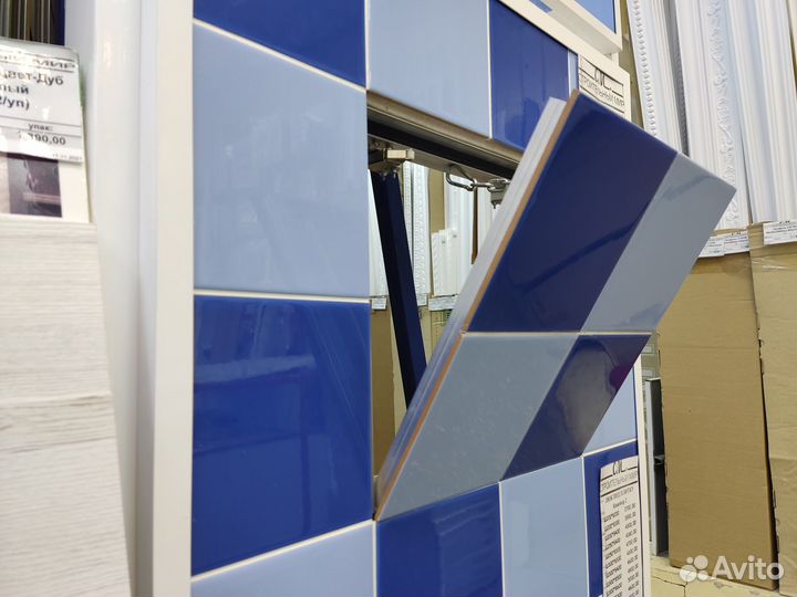 Люк сантехнический под плитку 