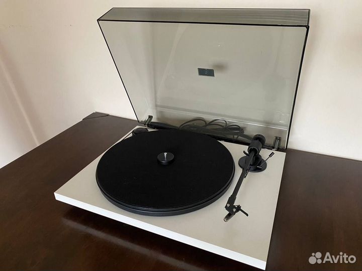 Проигрыватель винила Pro Ject Primary + Пластинки