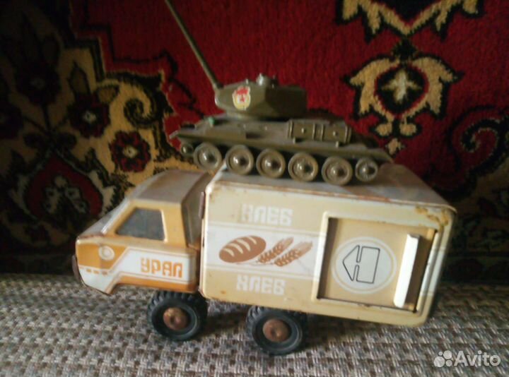 Игрушки СССР машинка, танк