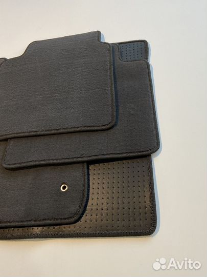 Комплект ворсовых автоковриков Toyota