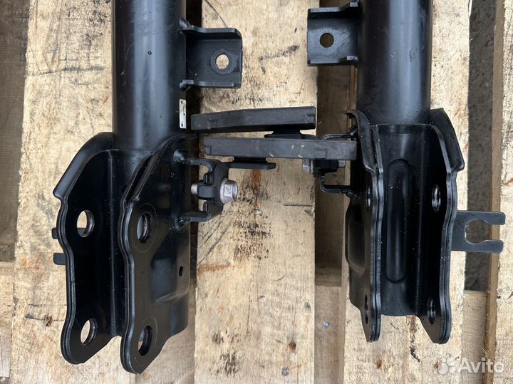 Стойка амортизатор правый Mazda сх 9 2018-2022