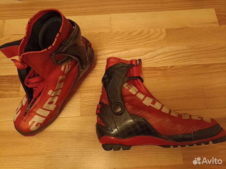 Лыжные ботинки коньковые alpina