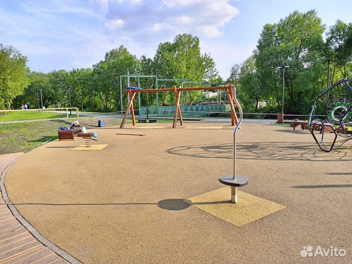 Бесшовное резиновое покрытие для детских площадок