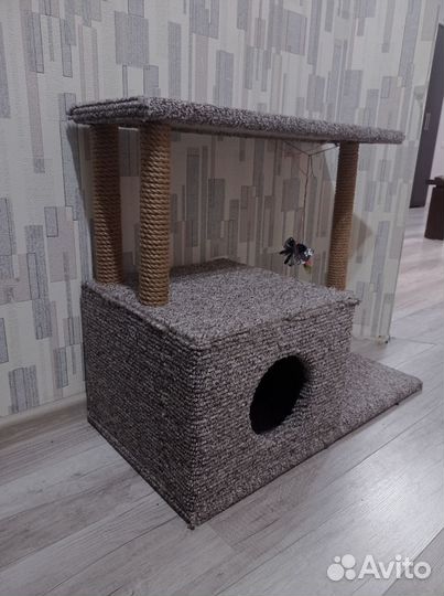 Домик для кошки с когтеточкой и дом