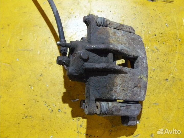 Суппорт передний левый для Toyota Corolla E12