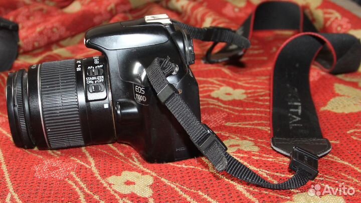 Зеркальный фотоаппарат Canon EOS 1100D