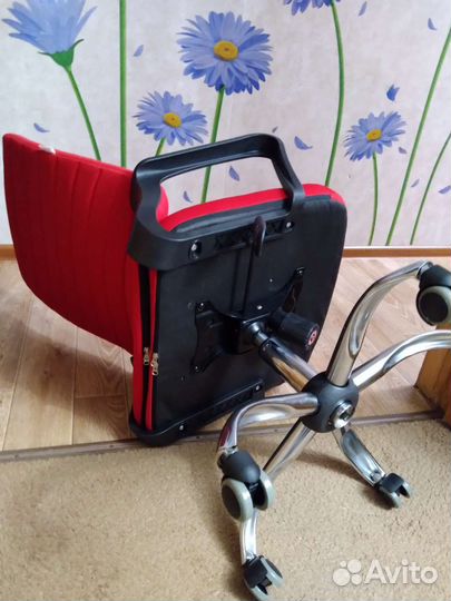 Компьютерное кресло