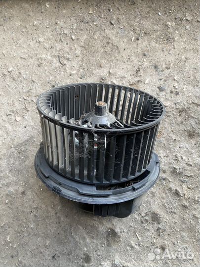 Моторчик печки передний Фольксваген Шаран 1