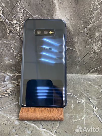 Samsung Galaxy S10e, 6/128 ГБ