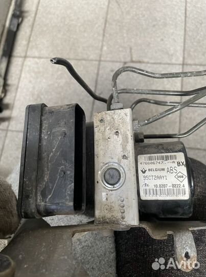 Блок ABS (насос) Renault Megane 3 2009-2016