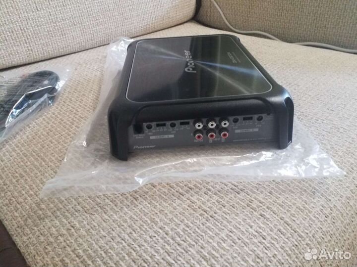 Усилитель Pioneer GM-D9704