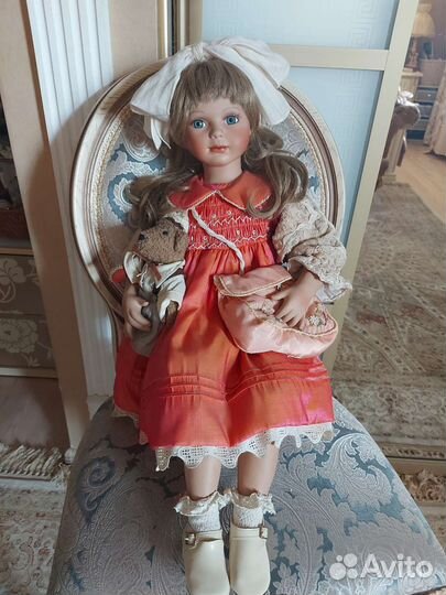 Кукла фарфоровая Remeco коллекционная