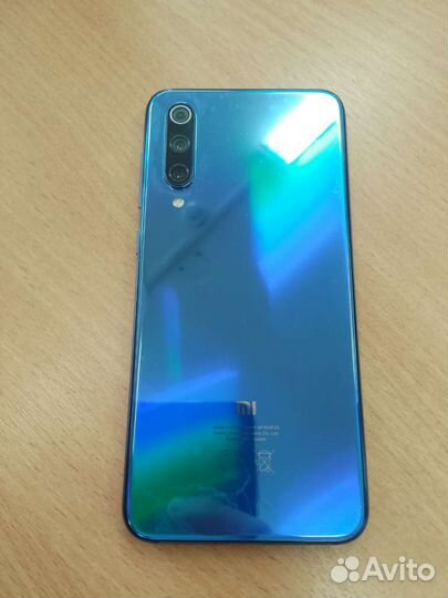 Xiaomi Mi 9 SE, 6/128 ГБ
