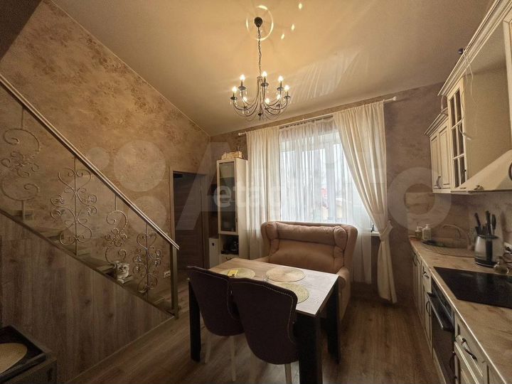 2-к. квартира, 63 м², 3/3 эт.