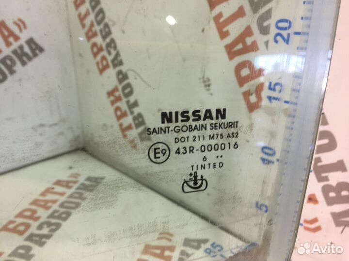 Ниссан Навара Стекло двери передней Лев