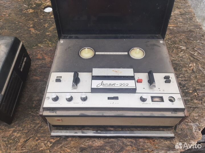 Катушечный магнитофон