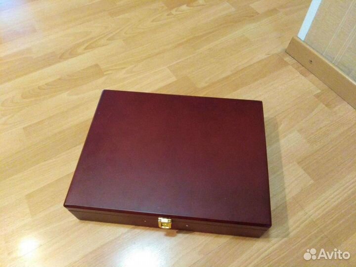 Набор для гольфа в деревянном кейсе