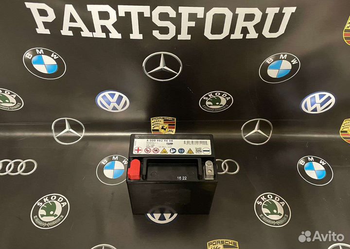 Аккумулятор вспомогательный на Mercedes C S GL GLE