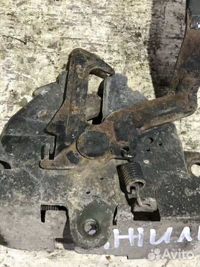 Замок капота Джили мк Geely MK