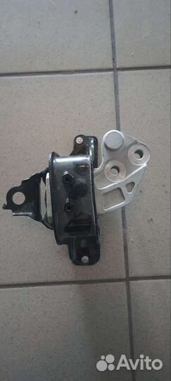 Подушка двигателя