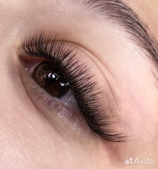 Наращивание ресниц, классика и объемы