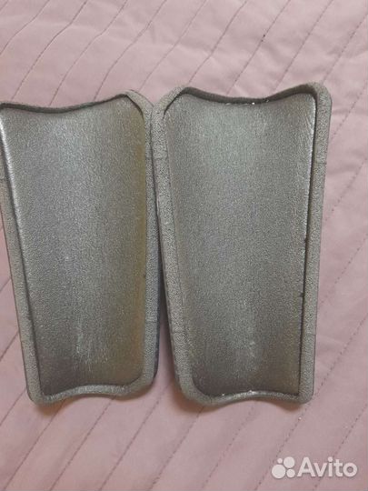 Футбольные щитки