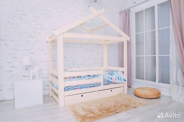 Детская кровать домик
