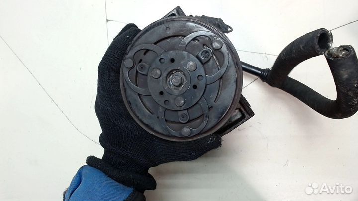 Компрессор кондиционера Volvo S80, 2005