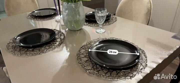 Тарелки черные IKEA