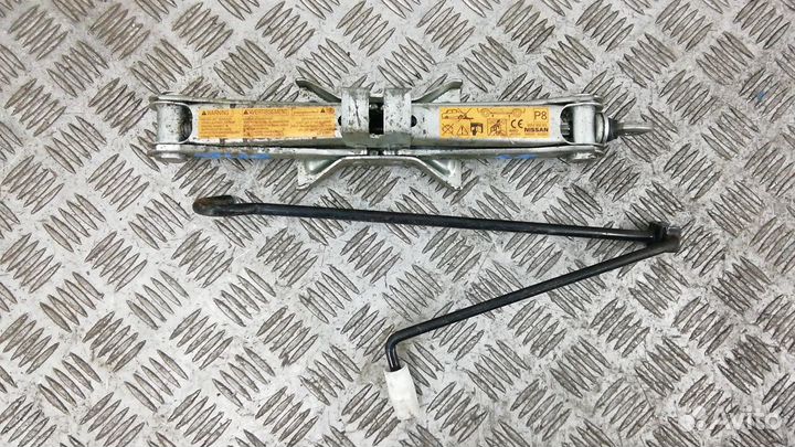 Домкрат на KIA Sorento 1