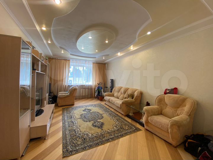 3-к. квартира, 80 м², 3/6 эт.