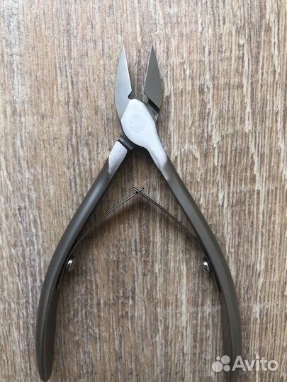 Инструмент доя маникюра и педикюра