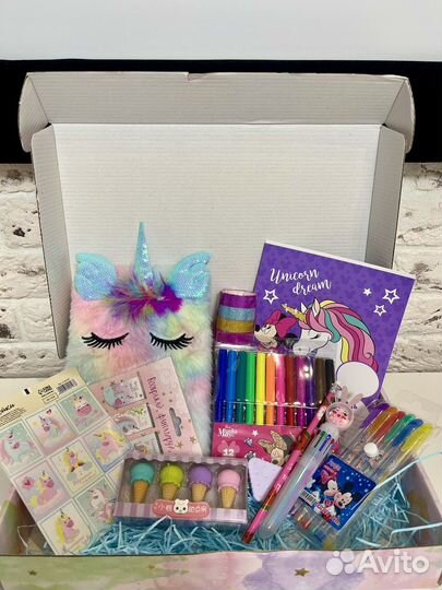 Подарочный набор канцелярии для девочки