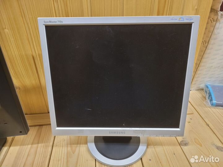 Компьютерные мониторы 4 шт