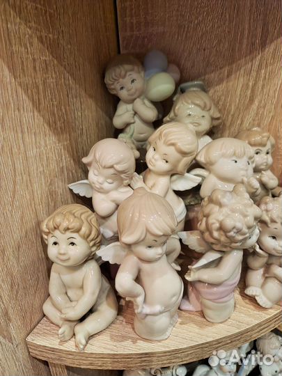 Компания ангелочков