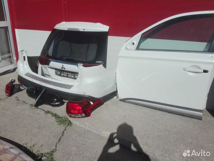 Дверь крышка Митсубиши Аутлендер 3