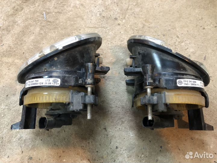 Противотуманнки VW Touareg (правая и левая) оригин