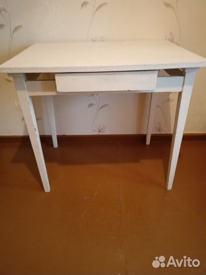 Кухонный стол