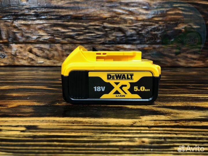 Импульсный шуруповерт DeWalt DCF840P1