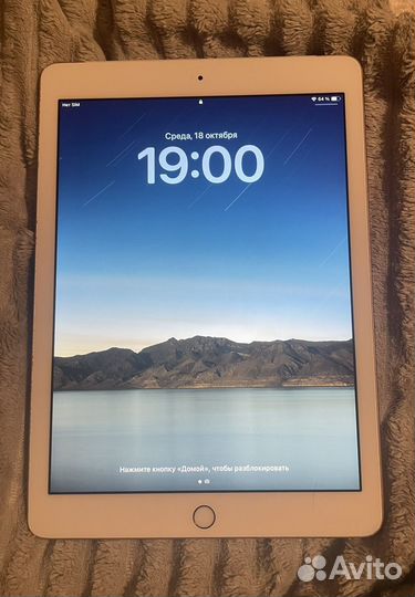 iPad 6th generation Wi-Fi + Cellular