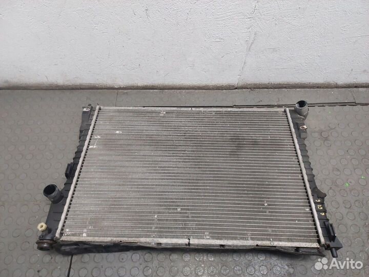 Радиатор охлаждения двигателя Ford Explorer, 2011