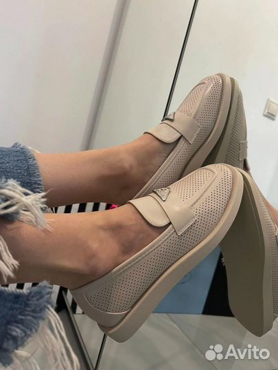 Лоферы женские